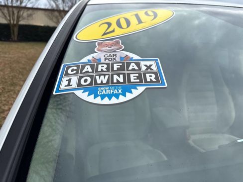 Used 2019 Honda CR-V LX image 9