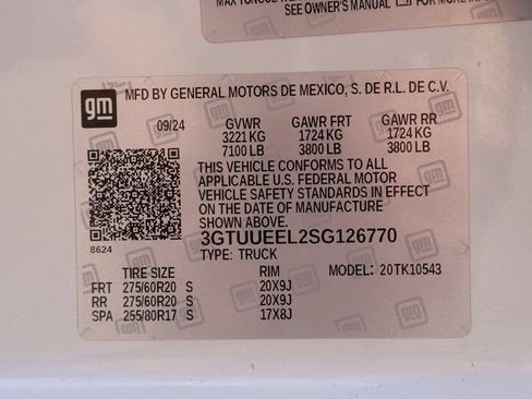 Certified 2025 GMC Sierra 1500 AT4 w/ Technology Package AWD/4WD image 40