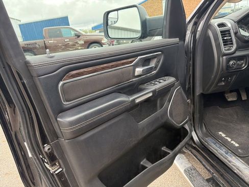 Used 2019 RAM 1500 Laramie AWD/4WD image 18