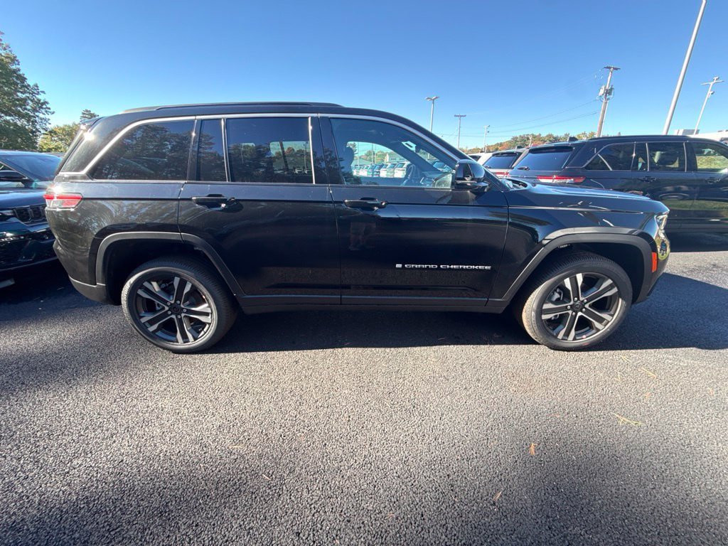 New 2027 Jeep Grand Cherokee Limited AWD/4WD image 6