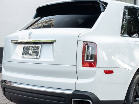 Certified 2023 Rolls-Royce Cullinan image 43