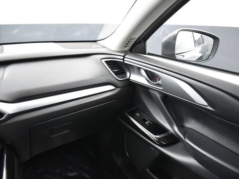 Certified 2022 MAZDA CX-9 Touring w/ Touring Premium Package image 16