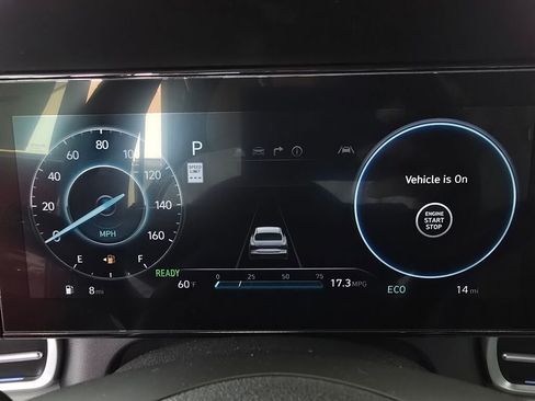 New 2025 Hyundai Elantra Limited image 22