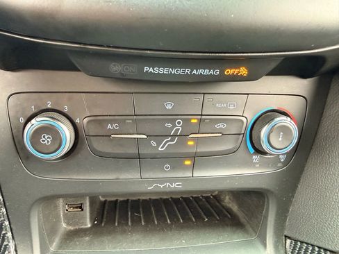 Used 2017 Ford Focus ST image 8