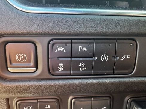 Used 2022 GMC Yukon XL AT4 w/ Max Trailering Package AWD/4WD image 23
