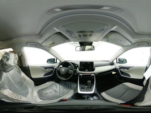 New 2025 Toyota RAV4 XLE image 33