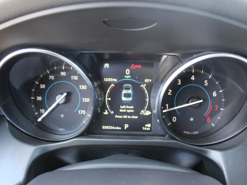 Used 2020 Jaguar XF Premium image 12