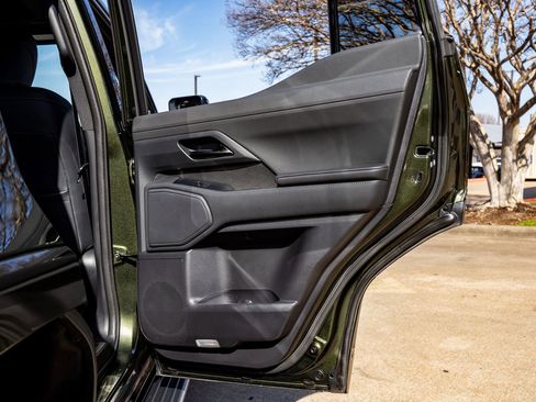 Used 2025 Lexus GX 550 w/ Accessory Package (Z1) image 37