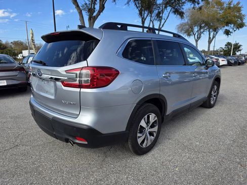 Used 2024 Subaru Ascent Premium w/ Convenience Package image 3