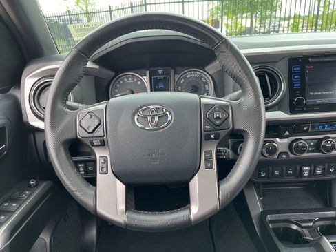 Used 2018 Toyota Tacoma Limited image 18