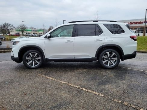 Used 2024 Honda Pilot Touring image 26