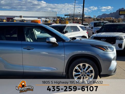 Used 2023 Toyota Highlander Limited image 4