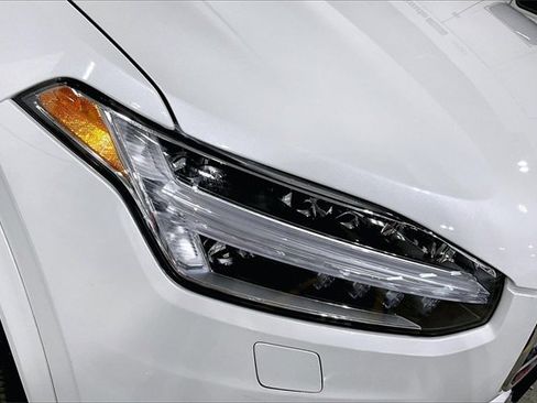 Certified 2023 Volvo XC90 B6 Ultimate w/ Lounge Package image 31