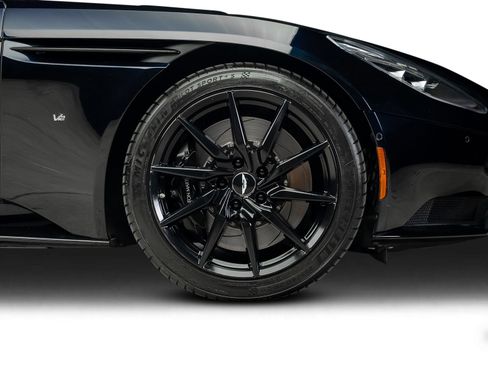 Used 2017 Aston Martin DB11 V12 RWD image 26