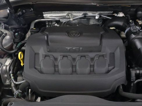 Used 2021 Volkswagen Tiguan SE image 28