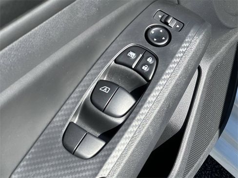 Certified 2025 Nissan Altima 2.5 S image 17