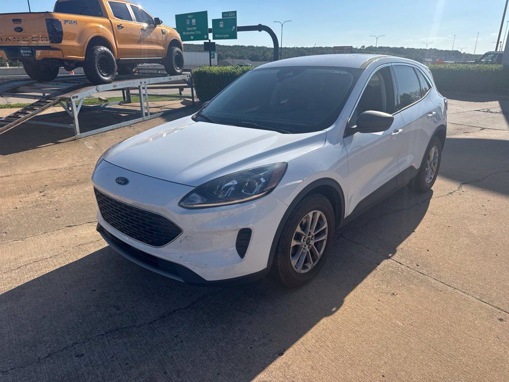Used 2022 Ford Escape SE FWD image 3