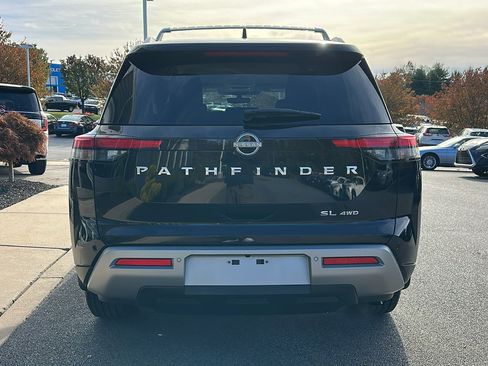 Certified 2024 Nissan Pathfinder SL image 5