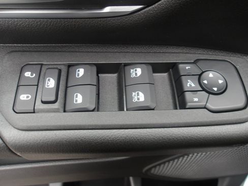 New 2026 RAM 1500 4x4 Crew Cab image 19