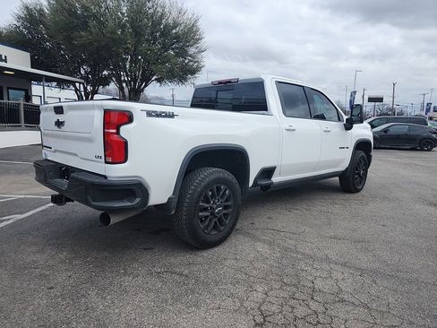 Used 2025 Chevrolet Silverado 2500 LTZ w/ LTZ Plus Package image 3