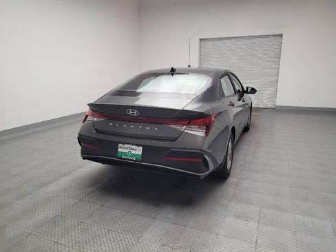 Used 2024 Hyundai Elantra SE FWD image 7
