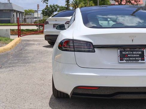 Used 2023 Tesla Model S Standard Range AWD/4WD image 15