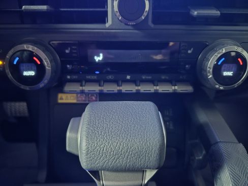 New 2026 Toyota 4Runner 4WD image 33