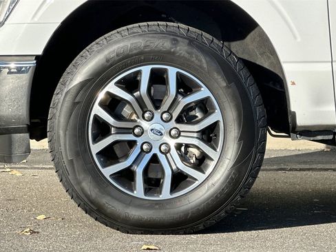 Used 2021 Ford F150 Lariat w/ Trailer Tow Package image 28