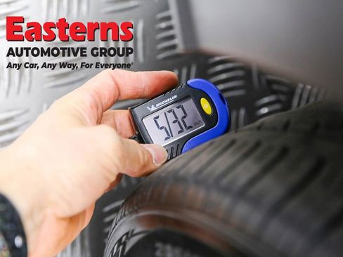 Used 2022 Hyundai Venue Limited image 27