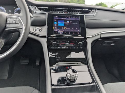 New 2025 Jeep Grand Cherokee Laredo X w/ Luxury Tech Group I image 14