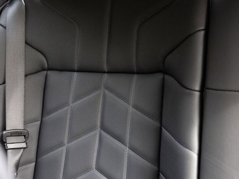 Used 2024 BMW 760i xDrive w/ Premium Package 2 image 41