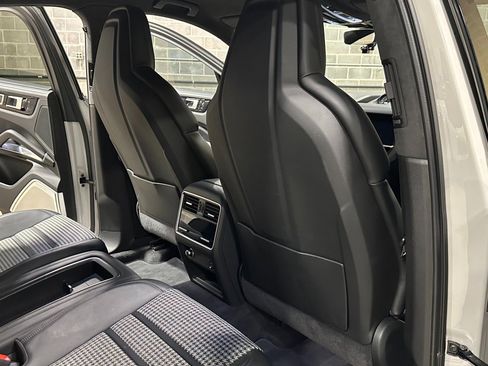 Used 2021 Porsche Cayenne Turbo S image 28