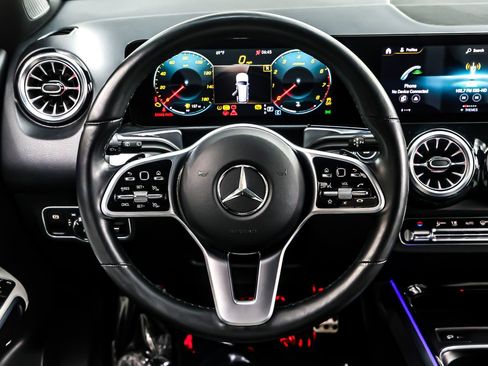 Used 2022 Mercedes-Benz GLB 250 4MATIC image 19