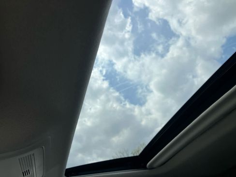 Used 2023 MAZDA CX-30 AWD 2.5 S w/ Premium Package image 16