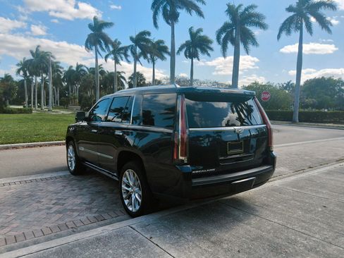 Used 2017 Cadillac Escalade Premium Luxury AWD/4WD image 18
