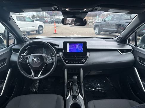 Used 2024 Toyota Corolla Cross AWD Hybrid w/ Moonroof Package image 12
