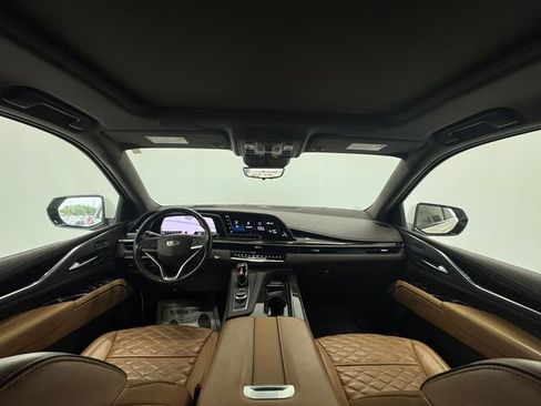 Used 2021 Cadillac Escalade ESV Sport w/ Driver Assist Tech Package RWD image 18