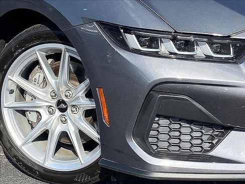 Used 2024 Ford Mustang GT Premium image 10