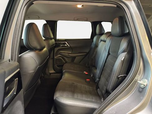 Used 2022 Mitsubishi Outlander SE AWD/4WD image 24