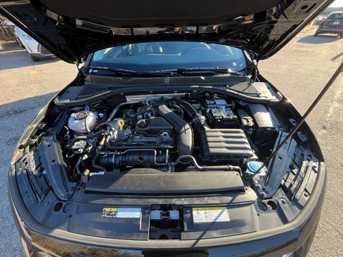 Used 2025 Volkswagen Jetta SE image 31