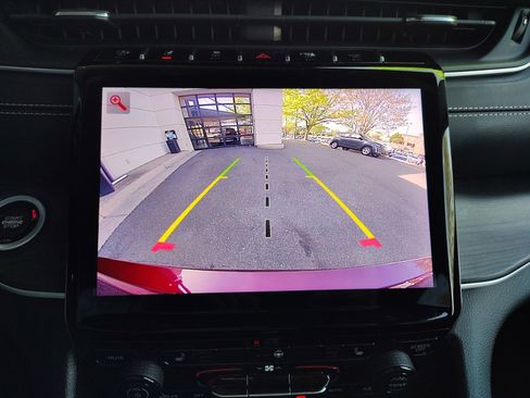 Used 2024 Jeep Grand Cherokee L Limited image 17