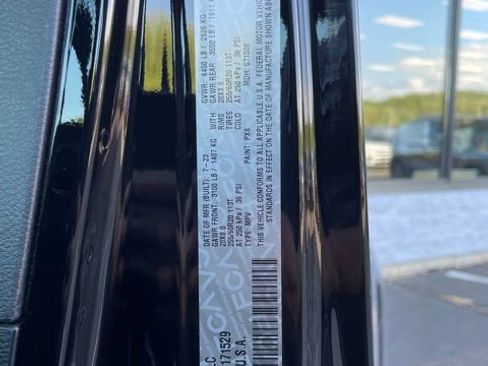 Used 2024 Jeep Wrangler Unlimited Sahara w/ Technology Group AWD/4WD image 34