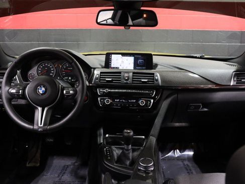 Used 2019 BMW M4 Coupe w/ Executive Package RWD image 42
