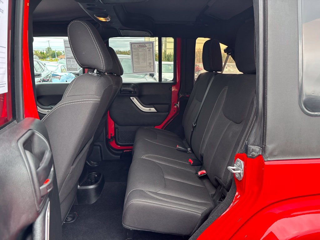 Used 2017 Jeep Wrangler Unlimited Sahara AWD/4WD image 12