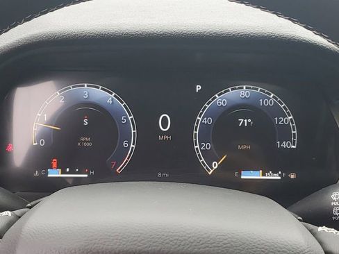 New 2025 Jeep Grand Cherokee Altitude image 33