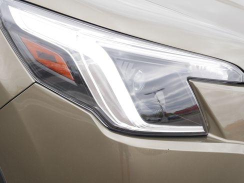 Used 2023 Subaru Forester Premium AWD/4WD image 16
