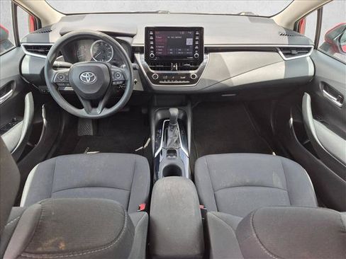 Used 2021 Toyota Corolla LE FWD image 18