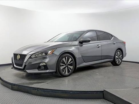 Used 2021 Nissan Altima 2.5 SL FWD image 2