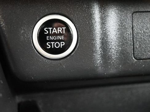 Used 2022 Nissan Rogue SV FWD image 27