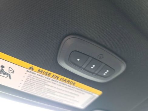 Used 2026 Chrysler Pacifica Premium FWD image 34